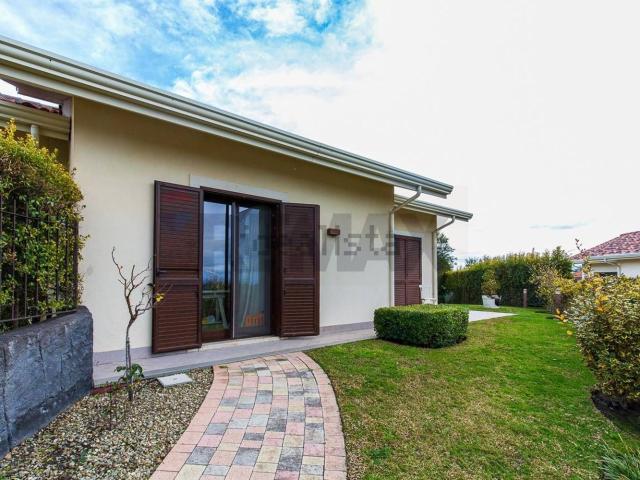 Case e ville in vendita di 153 m² in Via M.Gaudioso, 15