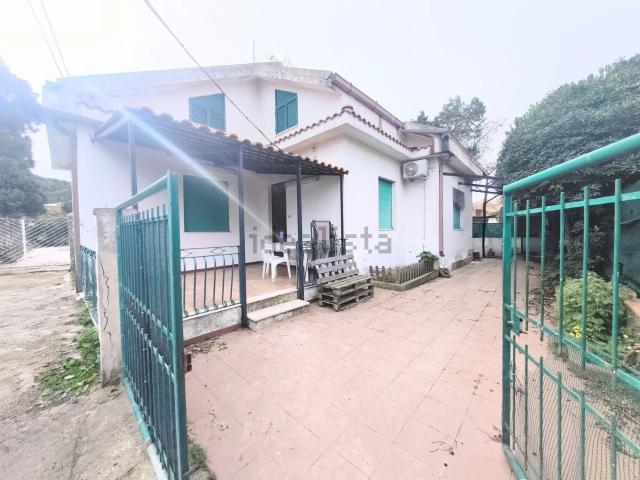 Case e ville in vendita di 153 m² in Via Marina in Orto Liuzzo