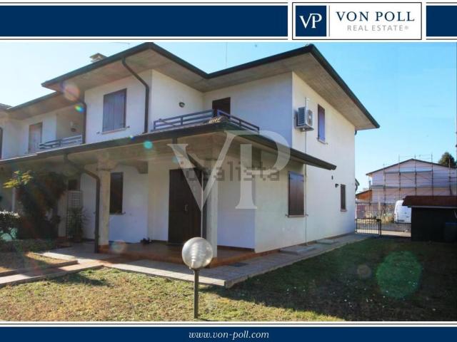 Case e ville in vendita di 154 m² in Via 2 Giugno