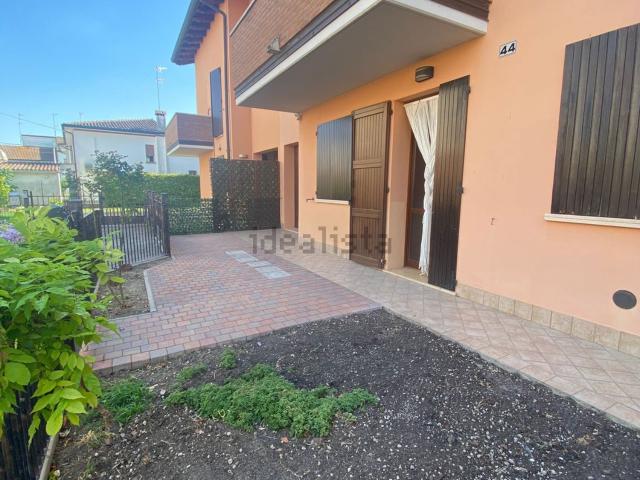 Case e ville in vendita di 154 m² in Via Gioacchino Rossini