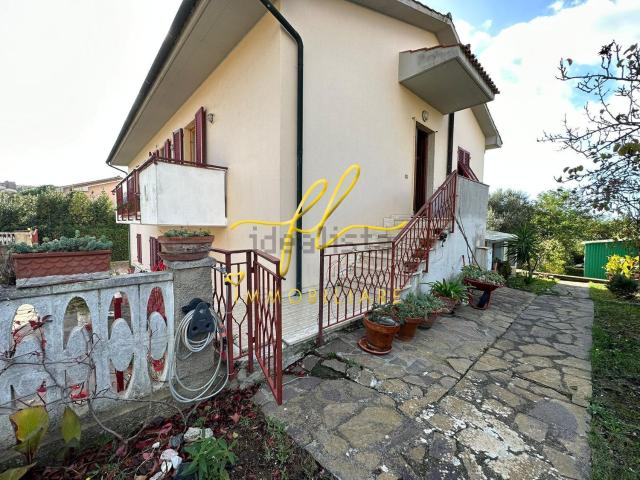 Case e ville in vendita di 154 m² in Via Don Mazzetto Rafanelli