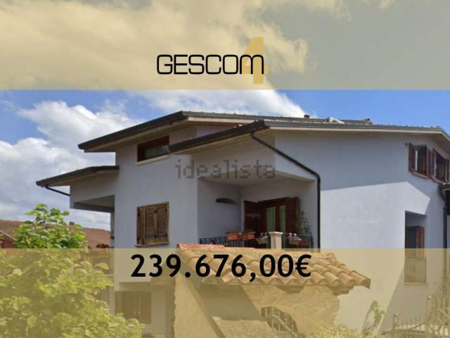 Case e ville in vendita di 154 m² in Via Onna