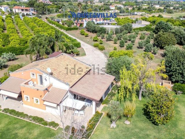 Case e ville in vendita di 154 m² in Via Palma