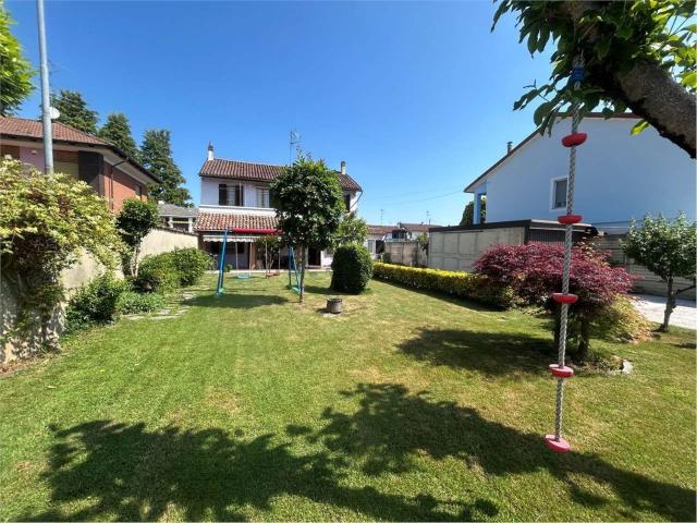 Case e ville in vendita di 154 m² in Via Roggetta