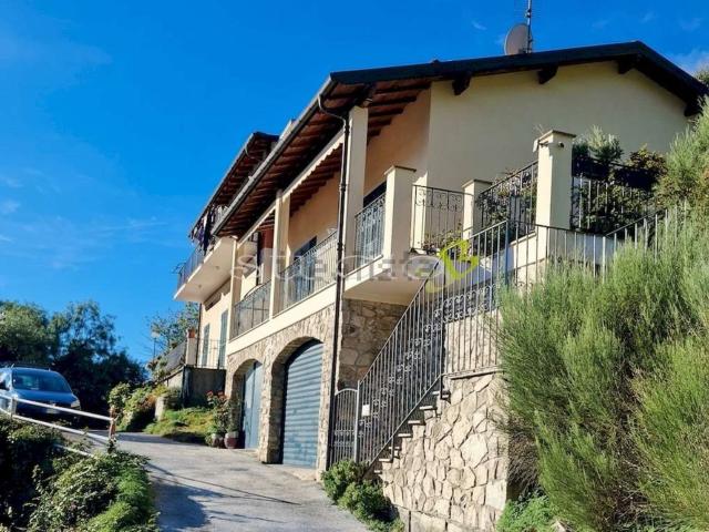Case e ville in vendita di 154 m² in Viale Europa