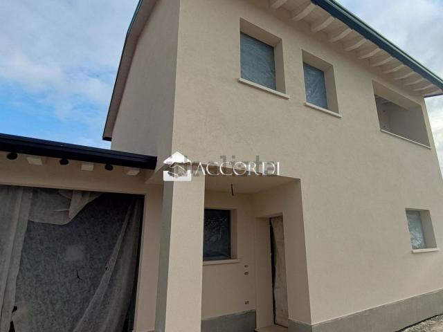 Case e ville in vendita di 166 m²