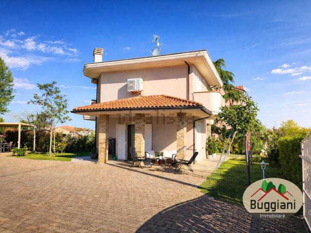 Case e ville in vendita di 155 m²
