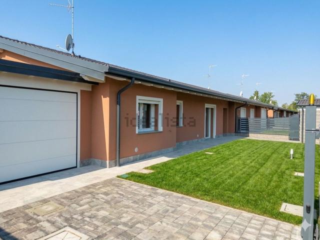 Case e ville in vendita di 155 m² in Via Cav. di V. Veneto