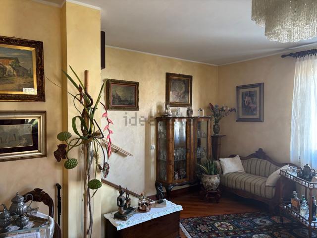 Case e ville in vendita di 155 m² in Via G. Ungaretti