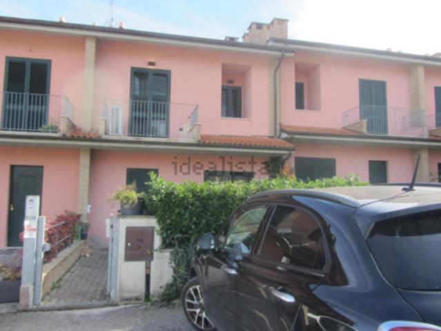 Case e ville in vendita di 155 m² in Via del Colle