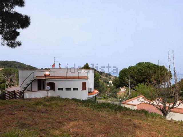 Case e ville in vendita di 155 m² in Via del Cotoncello