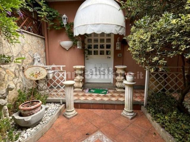 Case e ville in vendita di 155 m² in Via Eschilo, 149