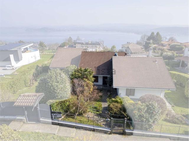 Case e ville in vendita di 155 m² in Via Lago Maggiore