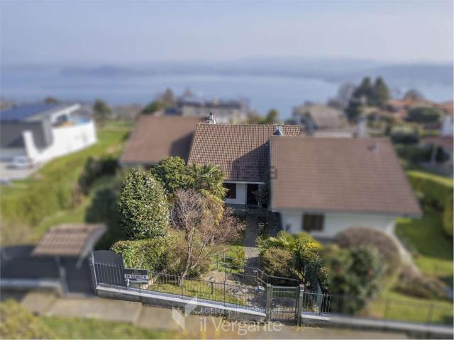 Case e ville in vendita di 155 m² in Via Lago Maggiore