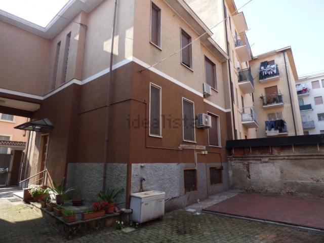 Case e ville in vendita di 155 m² in Via Mentana