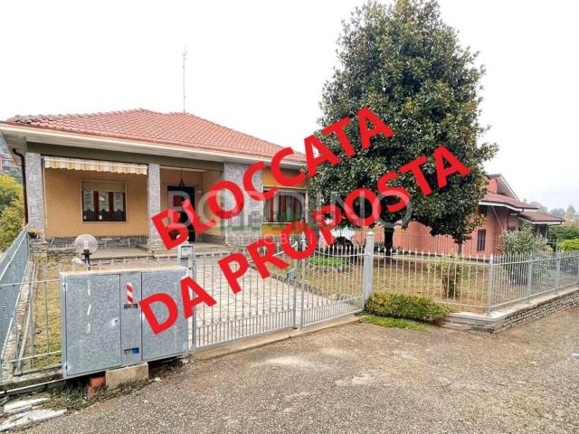 Case e ville in vendita di 155 m² in Via Ⅳ Novembre