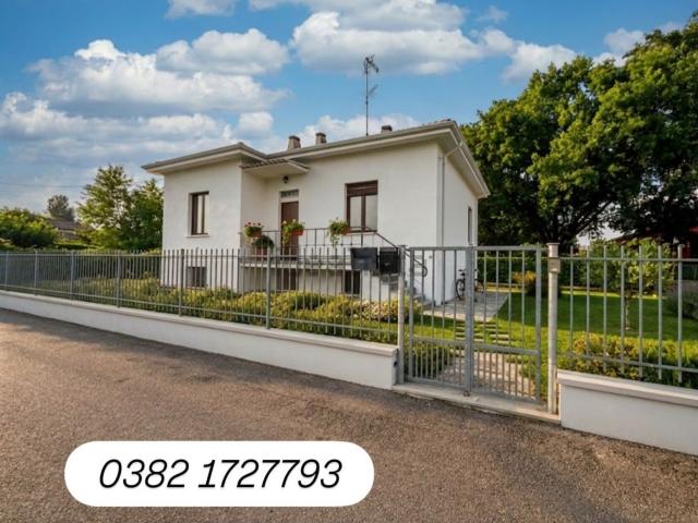 Case e ville in vendita di 155 m² in Via Sandri, 70