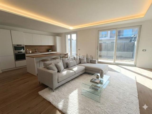 Case e ville in vendita di 155 m² in Via Roma