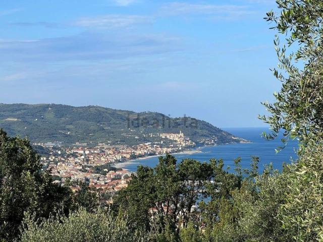 Case e ville in vendita di 155 m² in Strada Berzi