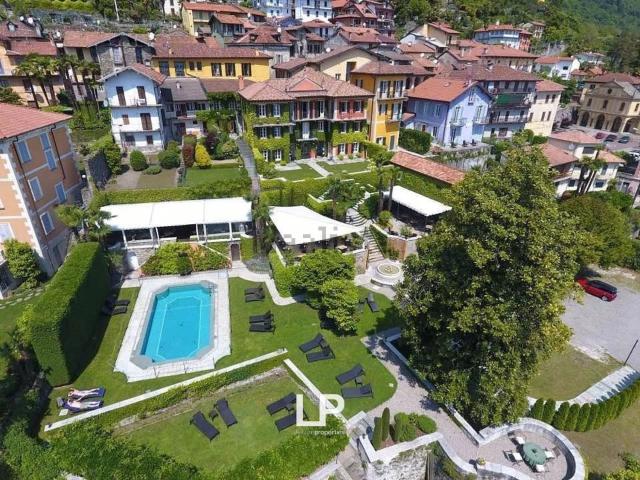 Case e ville in vendita di 1560 m² in Via Giovanni Polli, 11