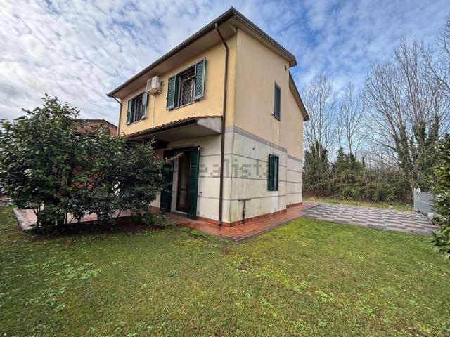 Case e ville in vendita di 156 m² in Via Crescentino Caselli, 20