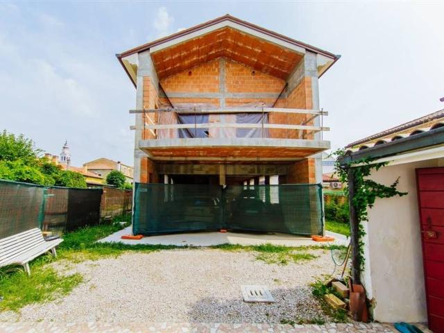 Case e ville in vendita di 156 m² in Via della Vittoria, 27