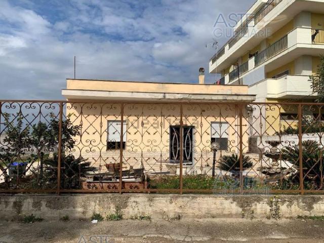 Case e ville in vendita di 156 m² in Via Lagnone Santa Croce, 281