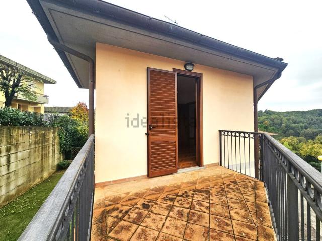 Case e ville in vendita di 156 m² in Via Poggiolino, 68