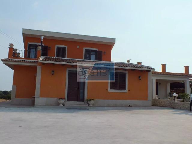 Case e ville in vendita di 156 m² in Via Palma, 43