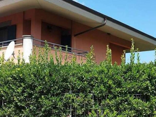 Case e ville in vendita di 156 m² in Via Terre dei Consoli