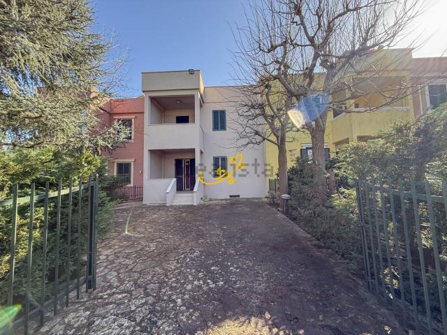 Case e ville in vendita di 156 m² in Viale Toledo