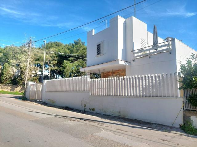 Case e ville in vendita di 156 m² in Viale Canne, 14