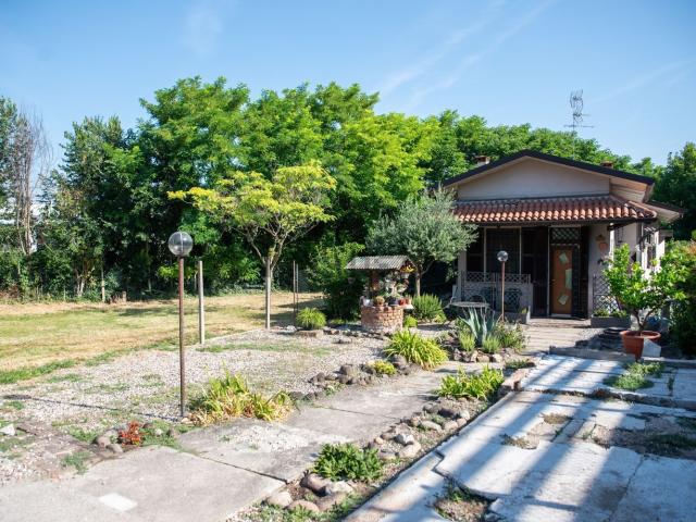 Case e ville in vendita di 156 m² in Viale Pompilio, 3