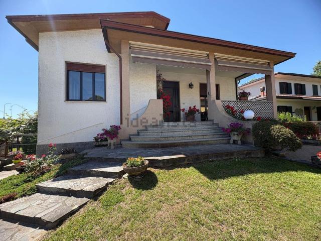 Case e ville in vendita di 157 m²