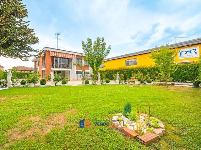 Case e ville in vendita di 157 m² in Via Sebastiano Gaido, 8