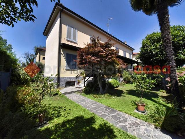 Case e ville in vendita di 157 m² in Via Tarvisio, 8