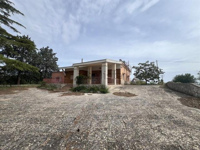 Case e ville in vendita di 157 m² in Strada Provinciale 61