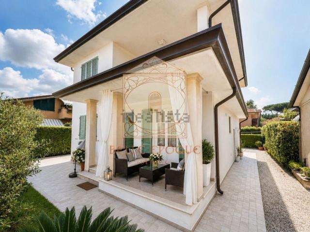 Case e ville in vendita di 158 m² in Via dei Mille