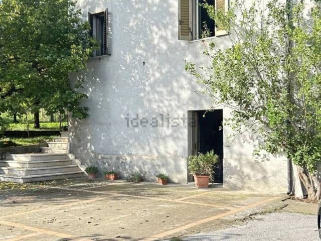 Case e ville in vendita di 158 m² in Via Monticello