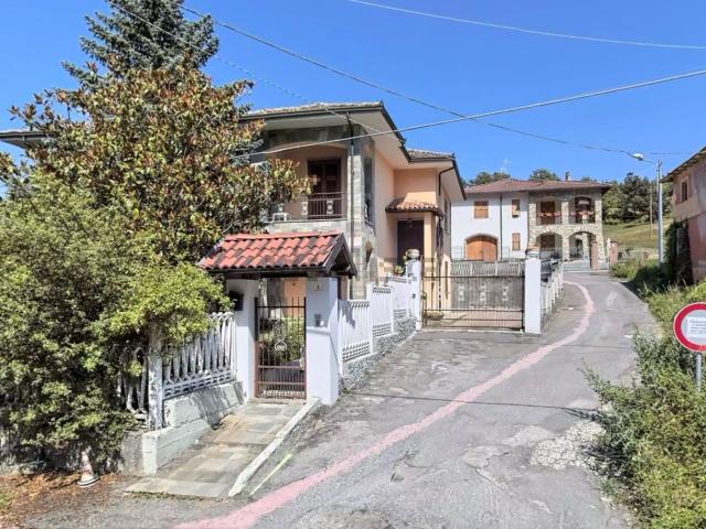 Case e ville in vendita di 158 m² in Via Umberto I, 3