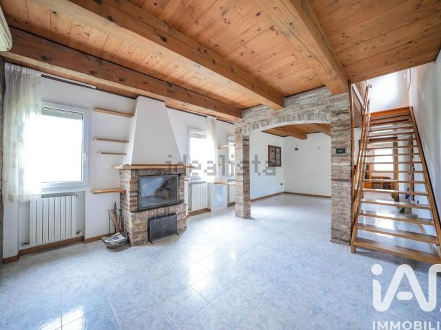 Case e ville in vendita di 158 m² in Via Vallalbana, 48