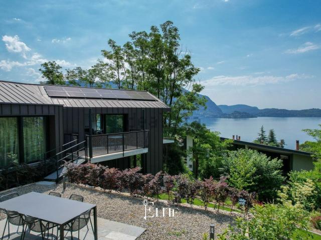 Case e ville in vendita di 158 m² in Corso Belvedere, 3