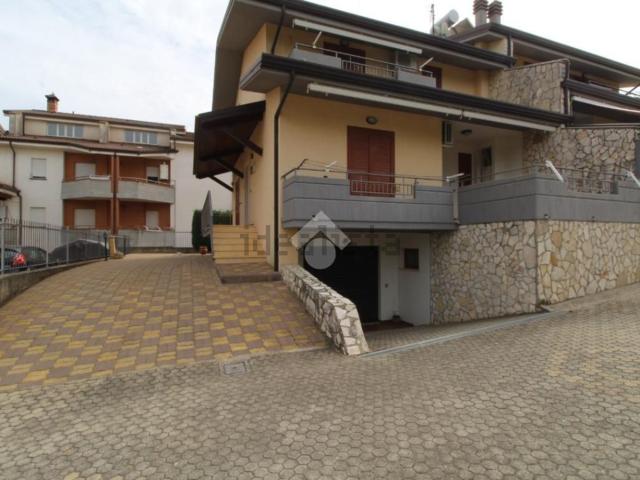 Case e ville in vendita di 158 m² in Strada Statale 19 delle Calabrie, 16