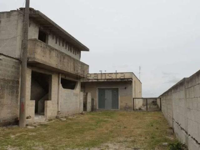 Case e ville in vendita di 1593 m² in Contrada Lero