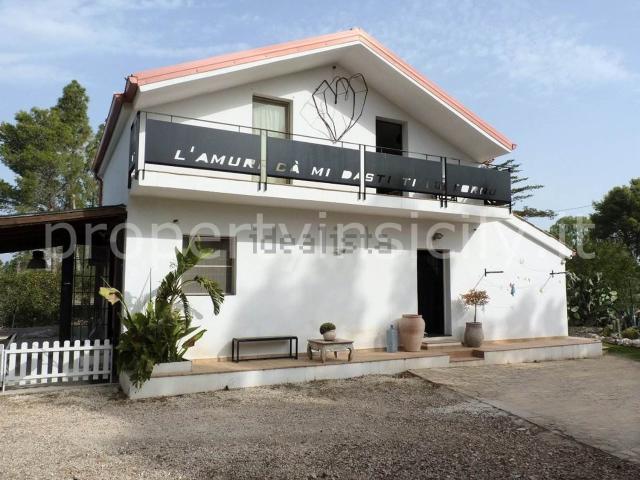 Case e ville in vendita di 159 m²