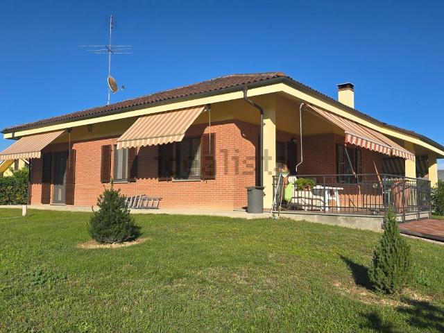 Case e ville in vendita di 159 m² in Corso Alba