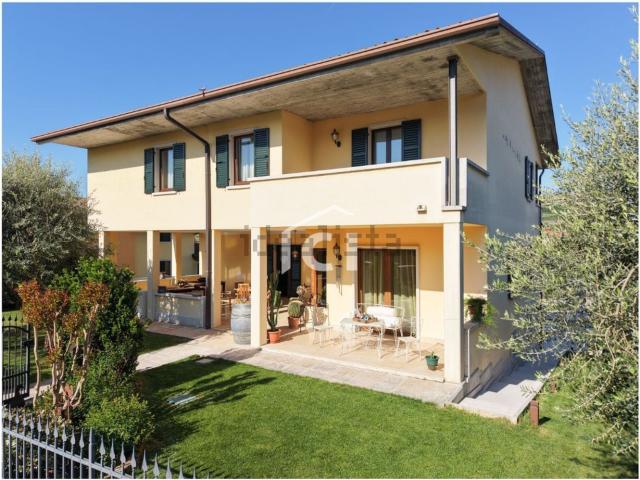 Case e ville in vendita di 15 m²