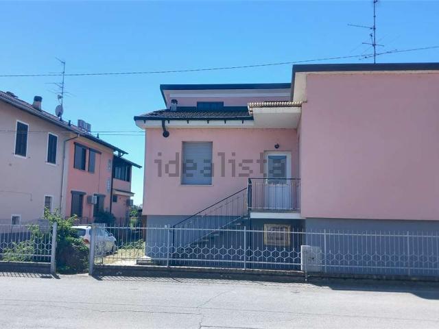 Case e ville in vendita di 16000 m²