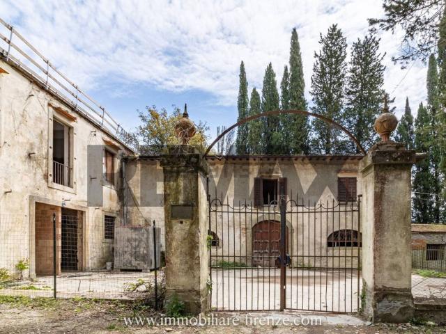 Case e ville in vendita di 1600 m²