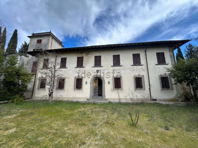 Case e ville in vendita di 1600 m² in Via del Focardo